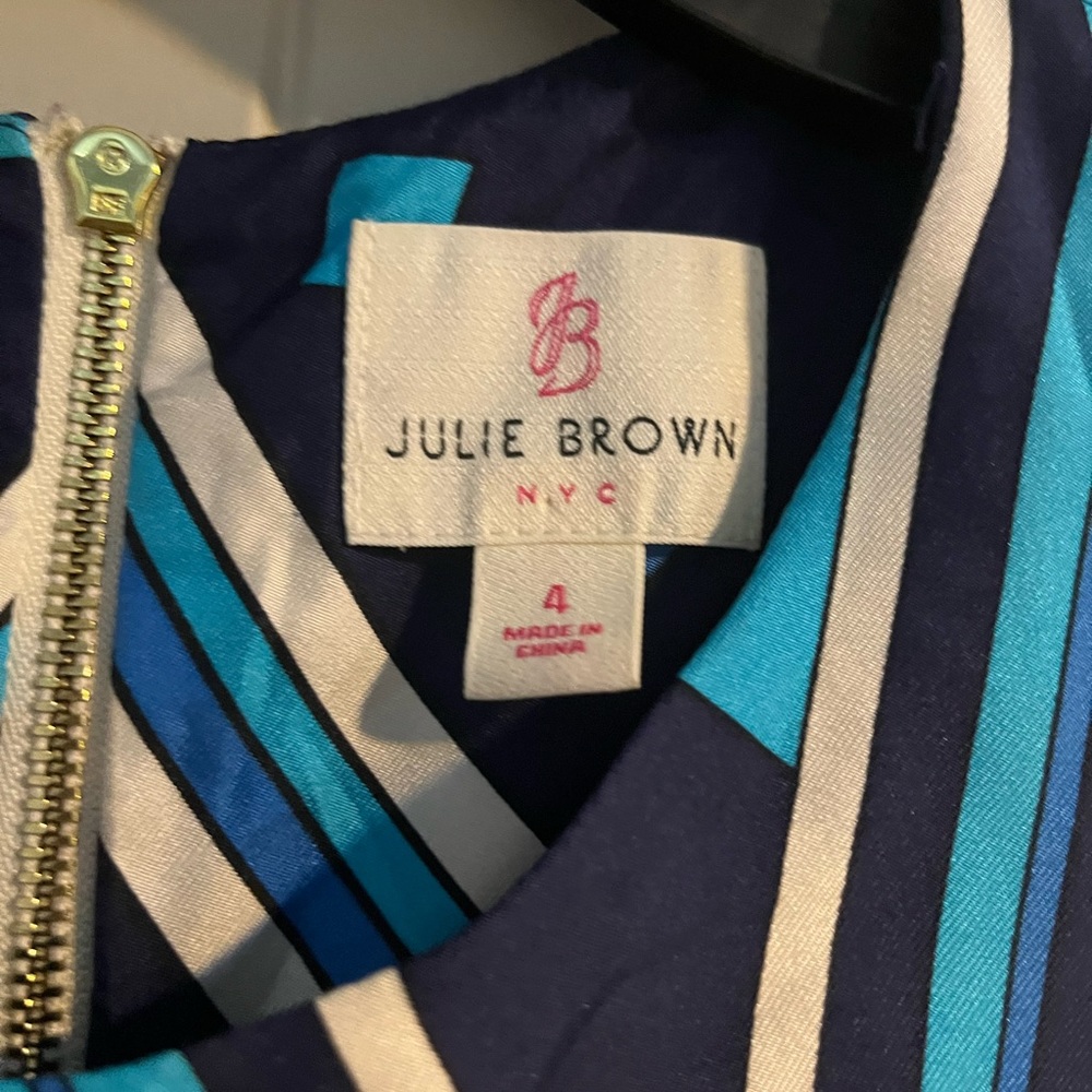 Julie Brown N Y C 100% Silk Blouse Gently Used Condition. Gold zipper up back. - Picture 5 of 7